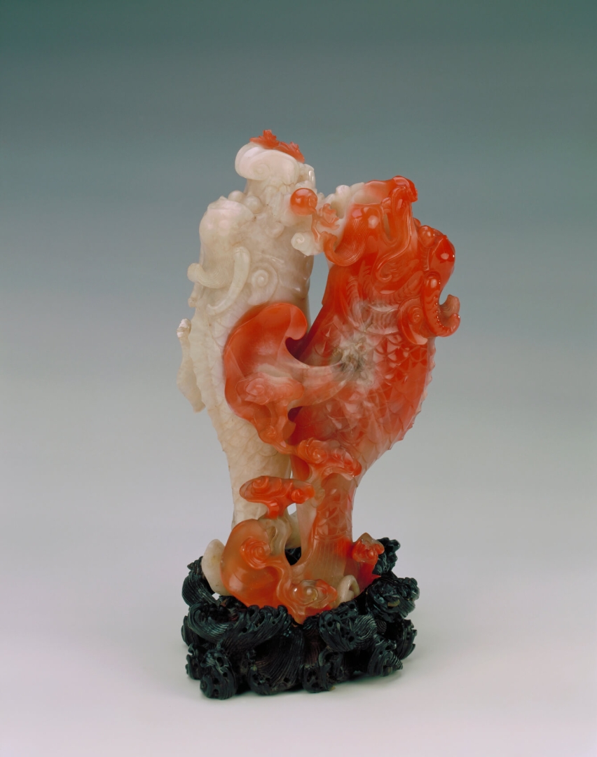 Red-and-white Agate Double <br />
Fish-dragon Flower Receptacle